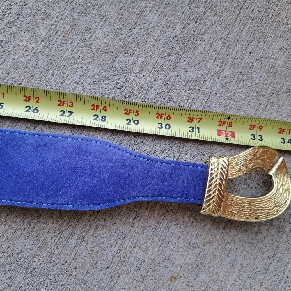 Vintage 1980's Women's Leather Suede Blue Belt With Metal Buckle Adjustable‎ 33